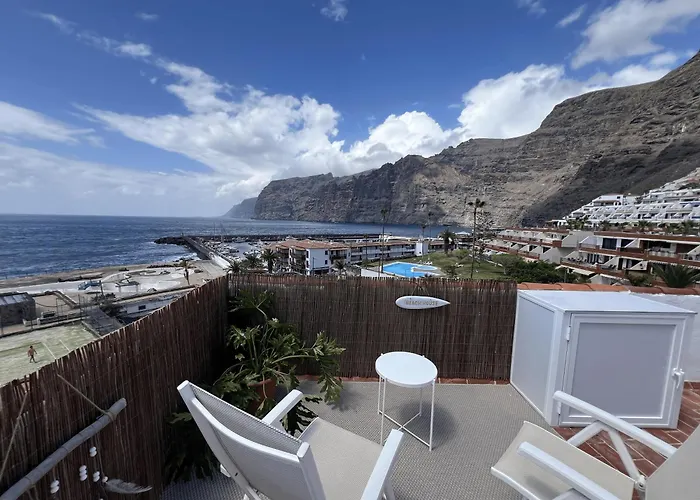 Yoso Tenerife Acantilado de los Gigantes